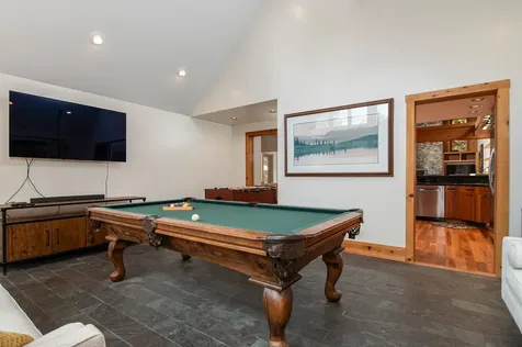 17 Roundtree Road Winhall VT 05340