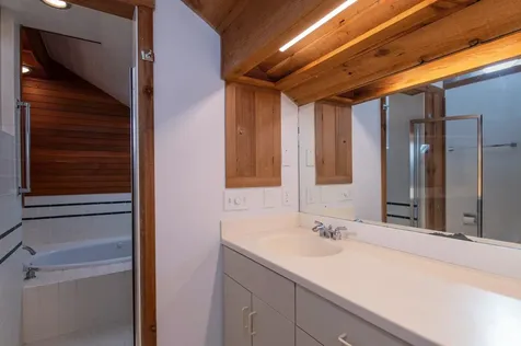 17 Roundtree Road Winhall VT 05340