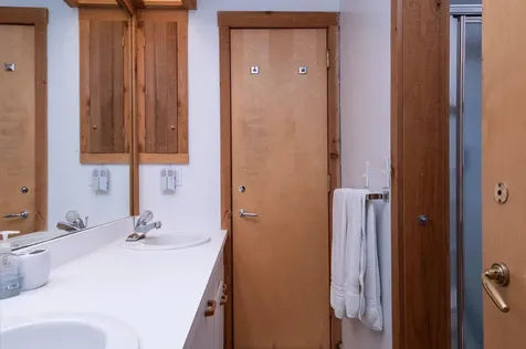 17 Roundtree Road Winhall VT 05340