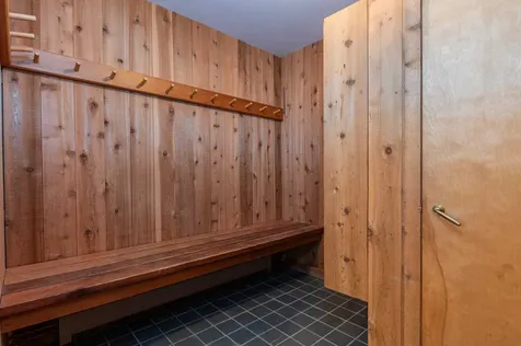 17 Roundtree Road Winhall VT 05340