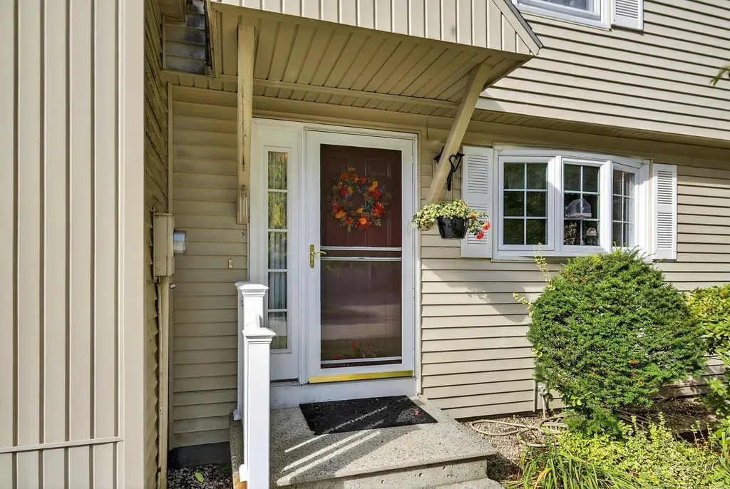 32D Stonehouse Lane Keene NH 03431