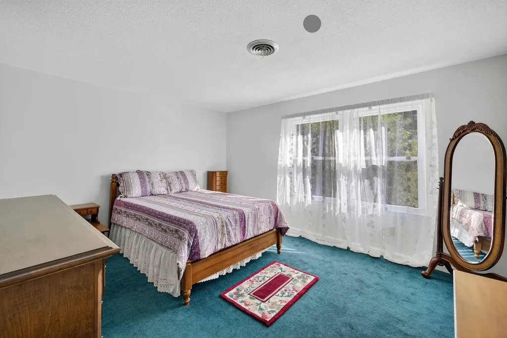 32D Stonehouse Lane Keene NH 03431