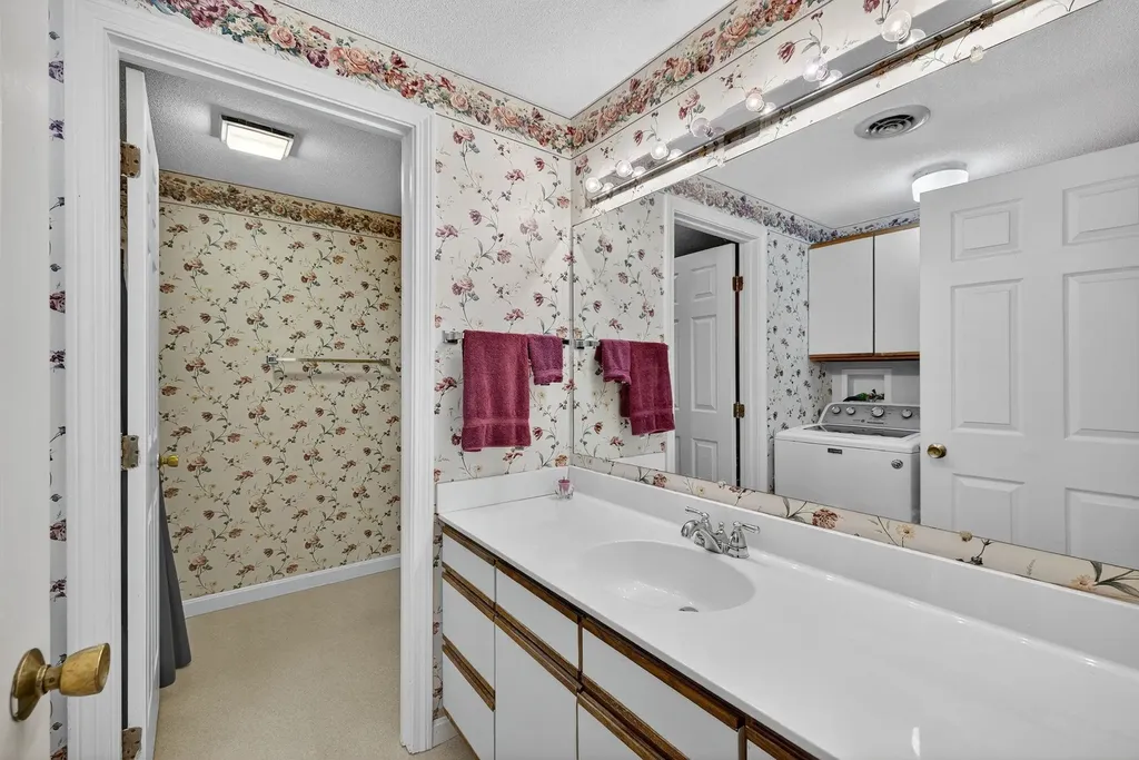 32D Stonehouse Lane Keene NH 03431