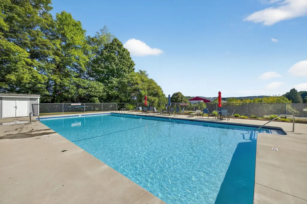 32D Stonehouse Lane Keene NH 03431