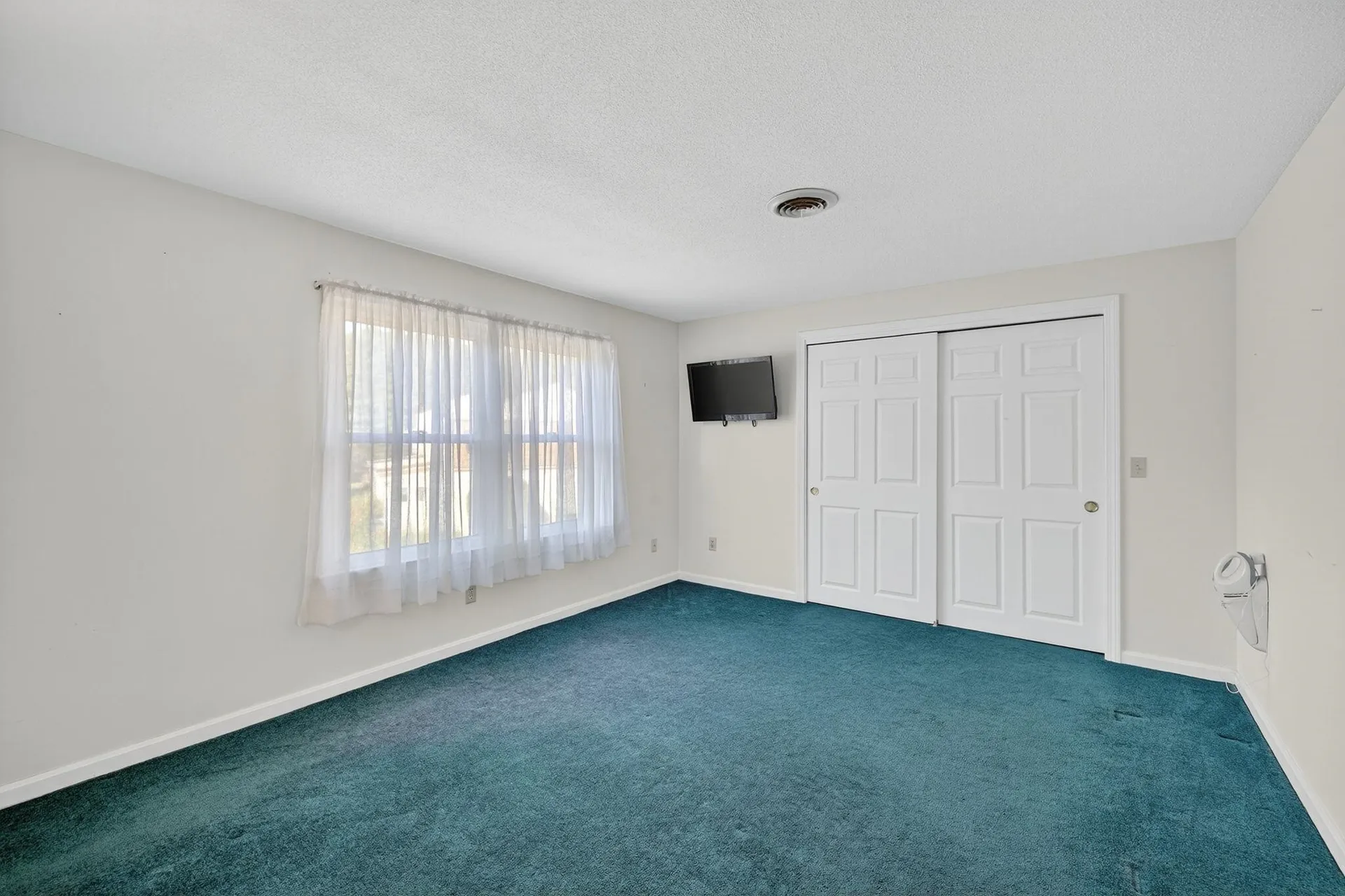 32D Stonehouse Lane Keene NH 03431