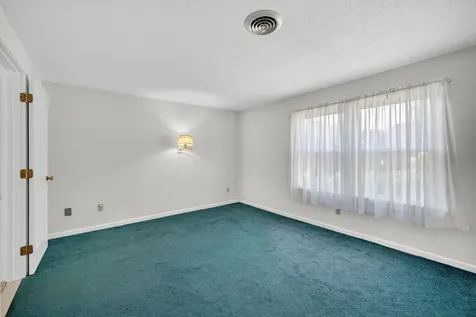 32D Stonehouse Lane Keene NH 03431