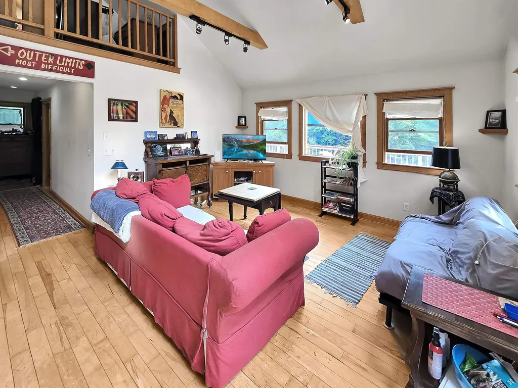 2730 E Pittsford Road Rutland Town VT 05701