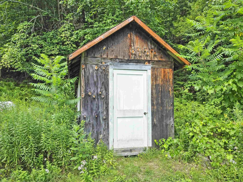 2730 E Pittsford Road Rutland Town VT 05701