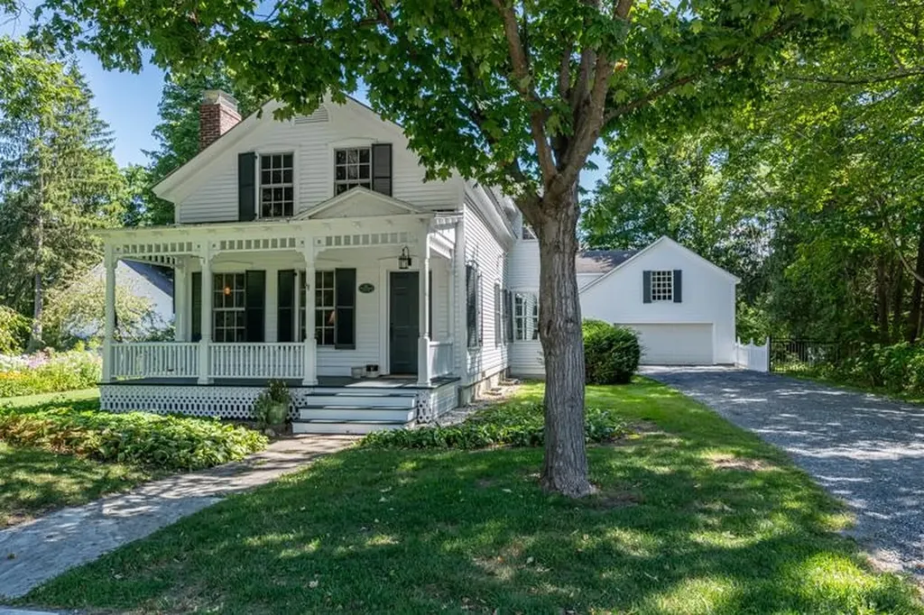 122 West Road Manchester VT 05254