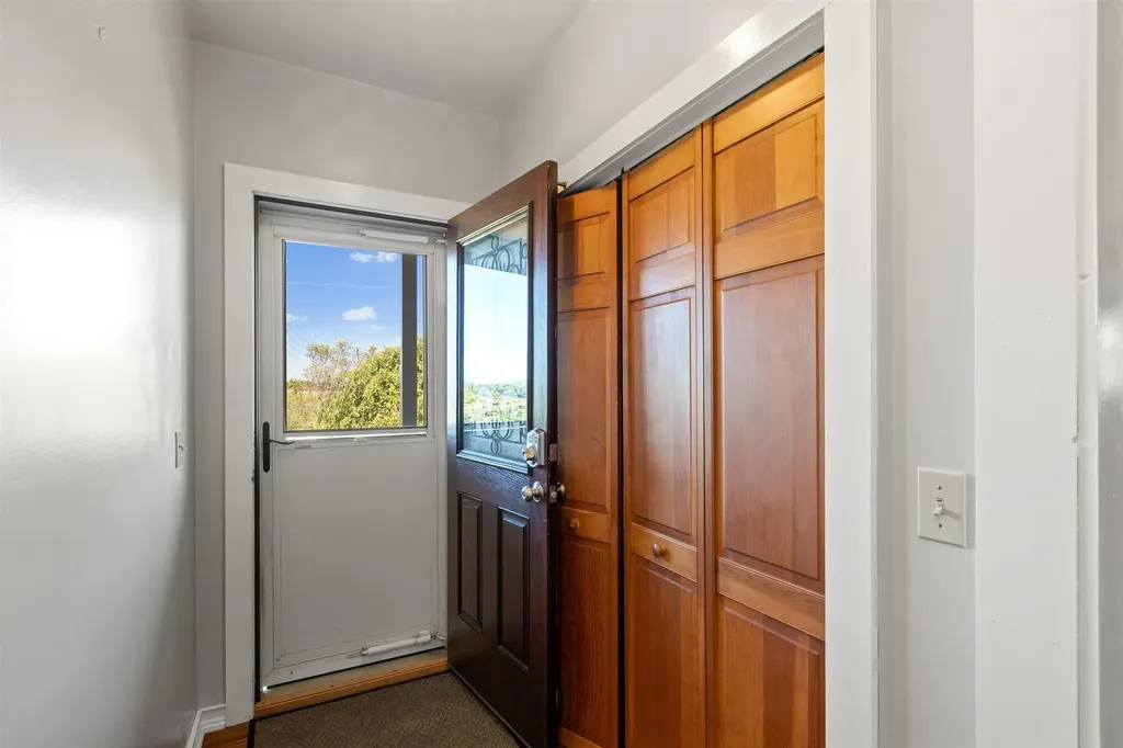 4351 Crown Point Road Bridport VT 05734