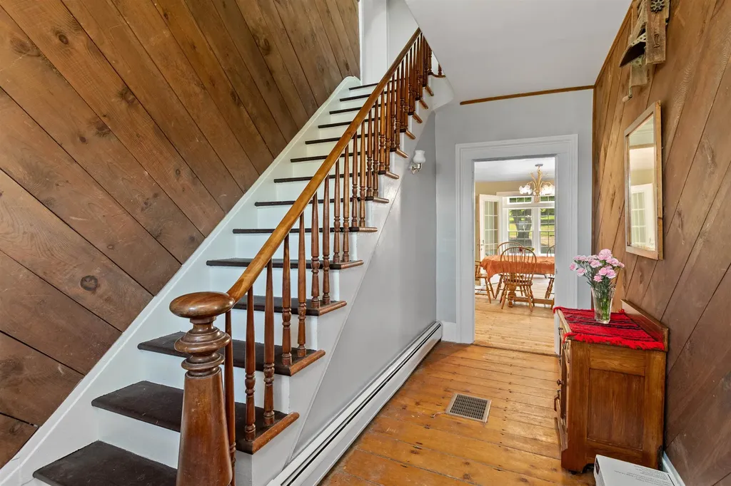 4351 Crown Point Road Bridport VT 05734