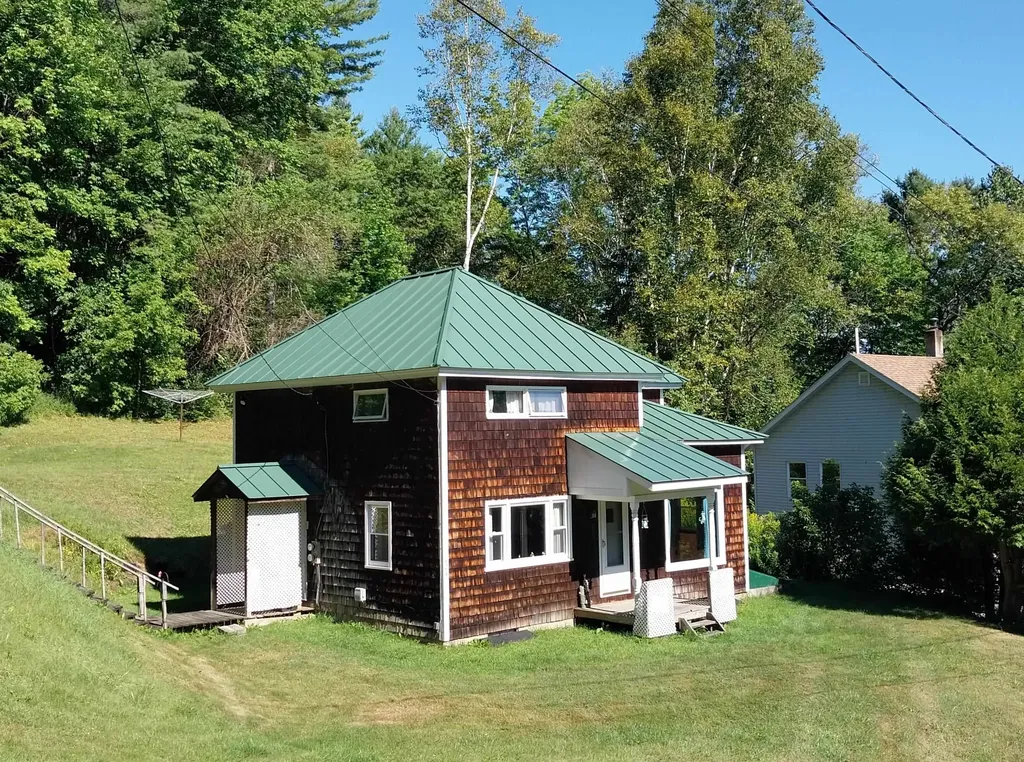 124 Deer Avenue St. Johnsbury VT 05819