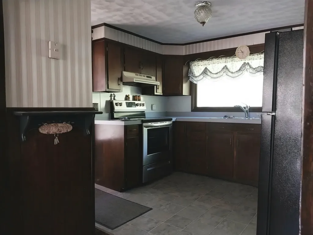124 Deer Avenue St. Johnsbury VT 05819
