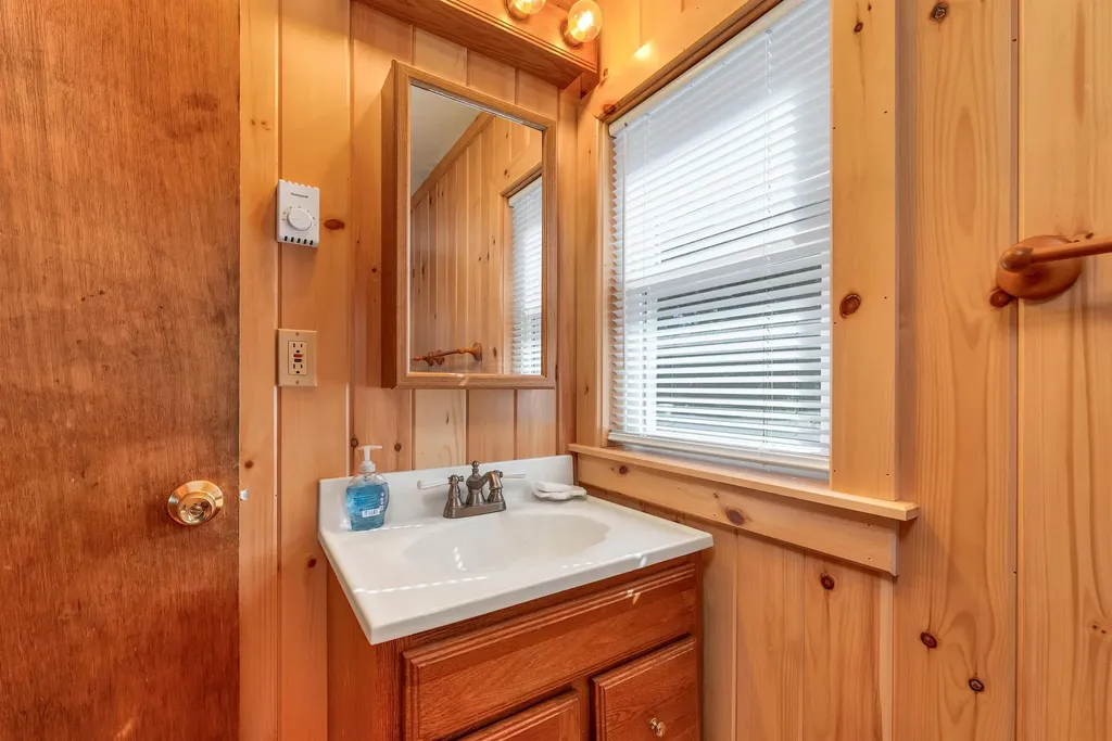 208 Gardners Grove Road Belmont NH 03220