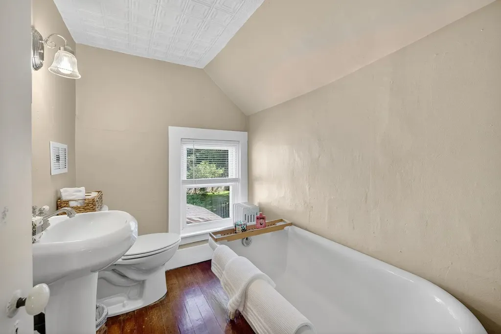 31 Walnut Street Keene NH 03431