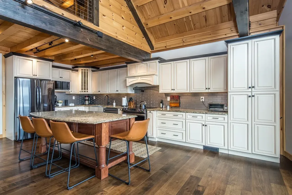 2391 Music Mountain Road Stockbridge VT 05772