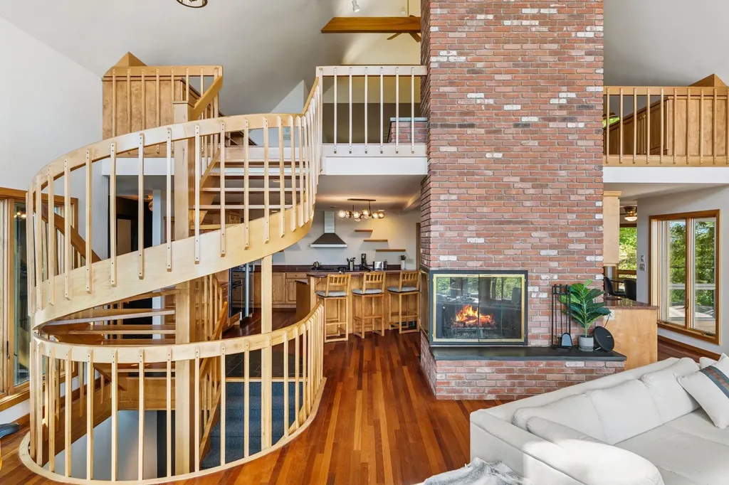 332 Cushing Road Pomfret VT 05053