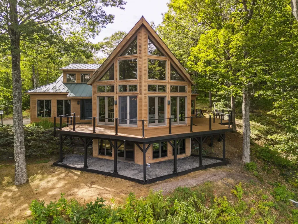 332 Cushing Road Pomfret VT 05053