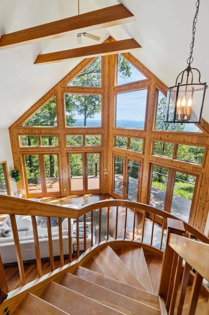 332 Cushing Road Pomfret VT 05053