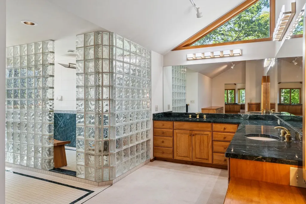 332 Cushing Road Pomfret VT 05053