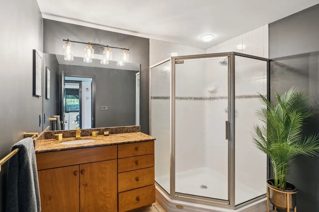 332 Cushing Road Pomfret VT 05053