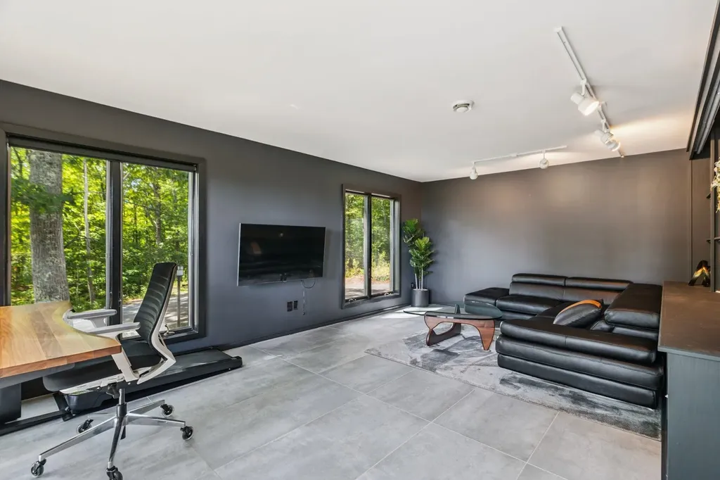 332 Cushing Road Pomfret VT 05053