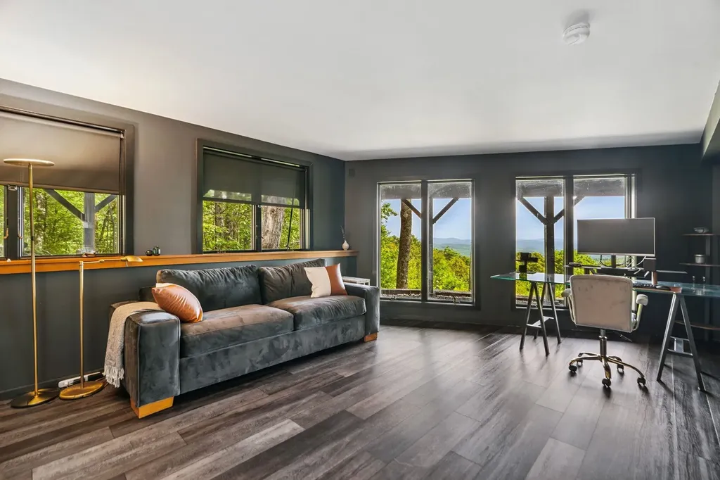 332 Cushing Road Pomfret VT 05053