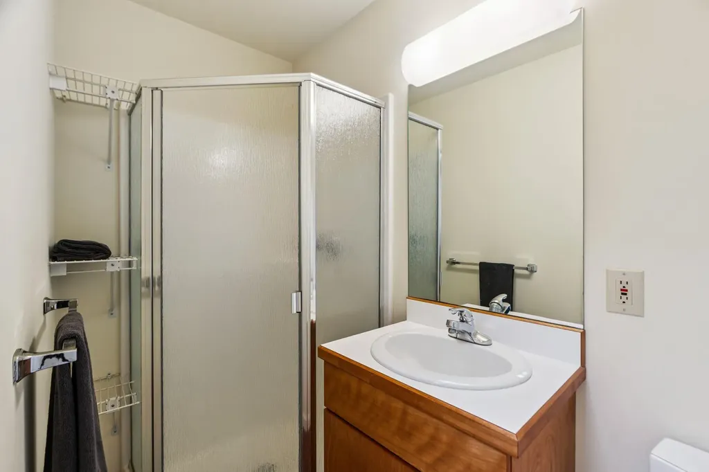 332 Cushing Road Pomfret VT 05053