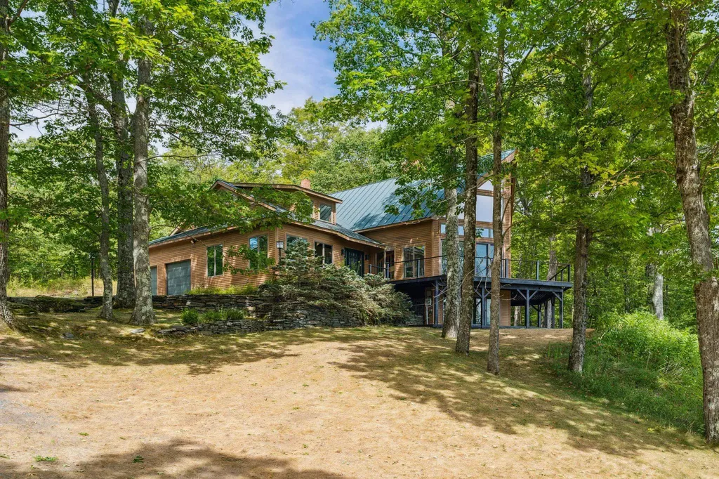 332 Cushing Road Pomfret VT 05053