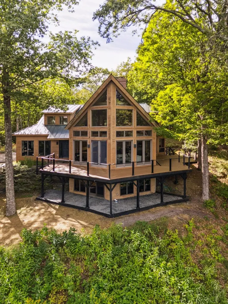 332 Cushing Road Pomfret VT 05053
