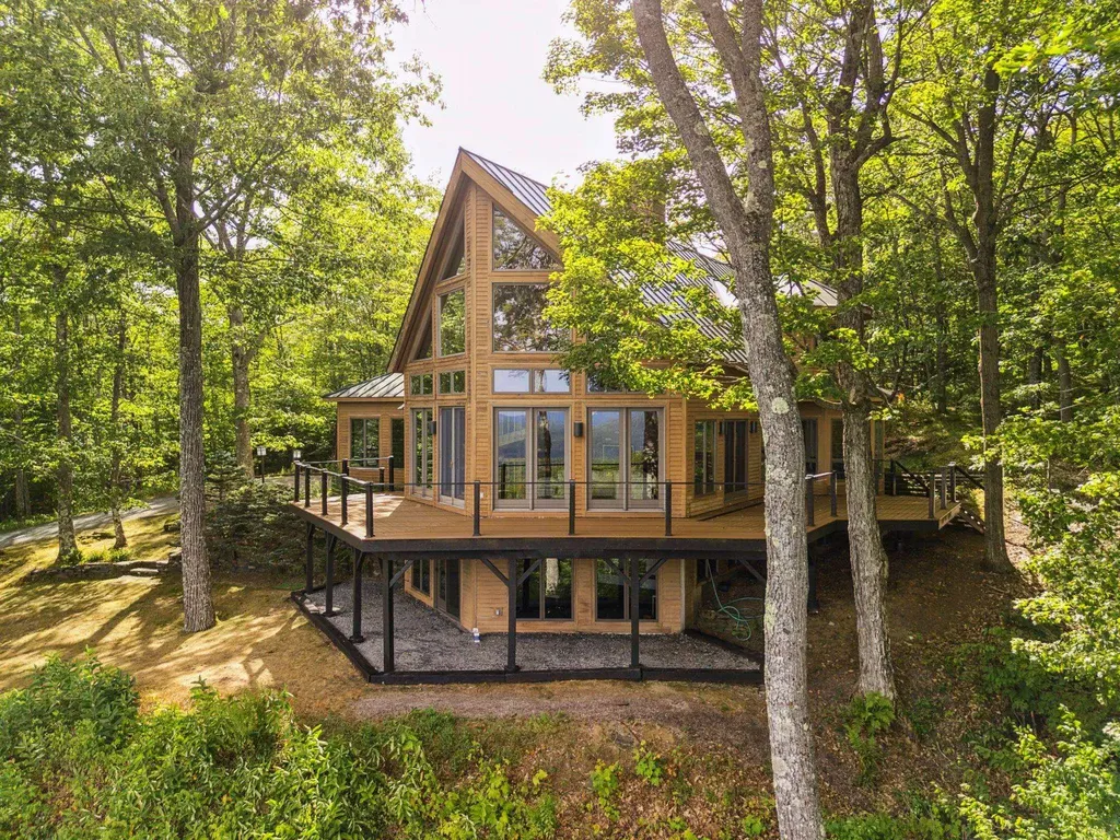 332 Cushing Road Pomfret VT 05053