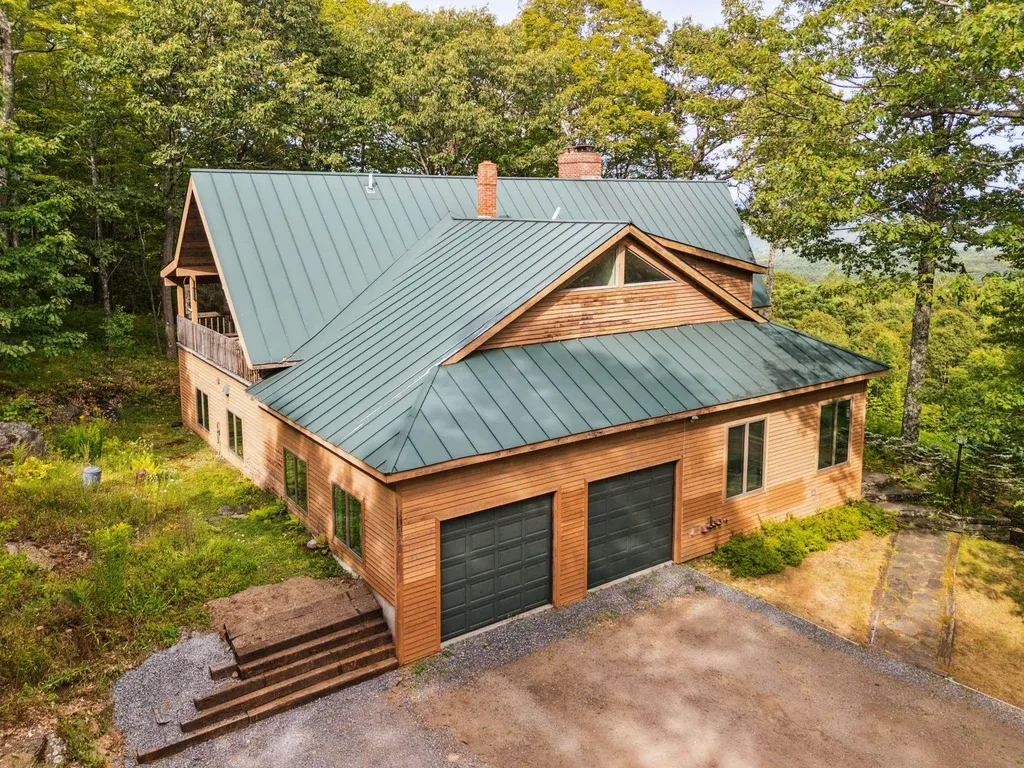 332 Cushing Road Pomfret VT 05053