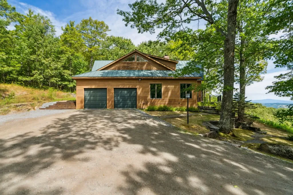 332 Cushing Road Pomfret VT 05053
