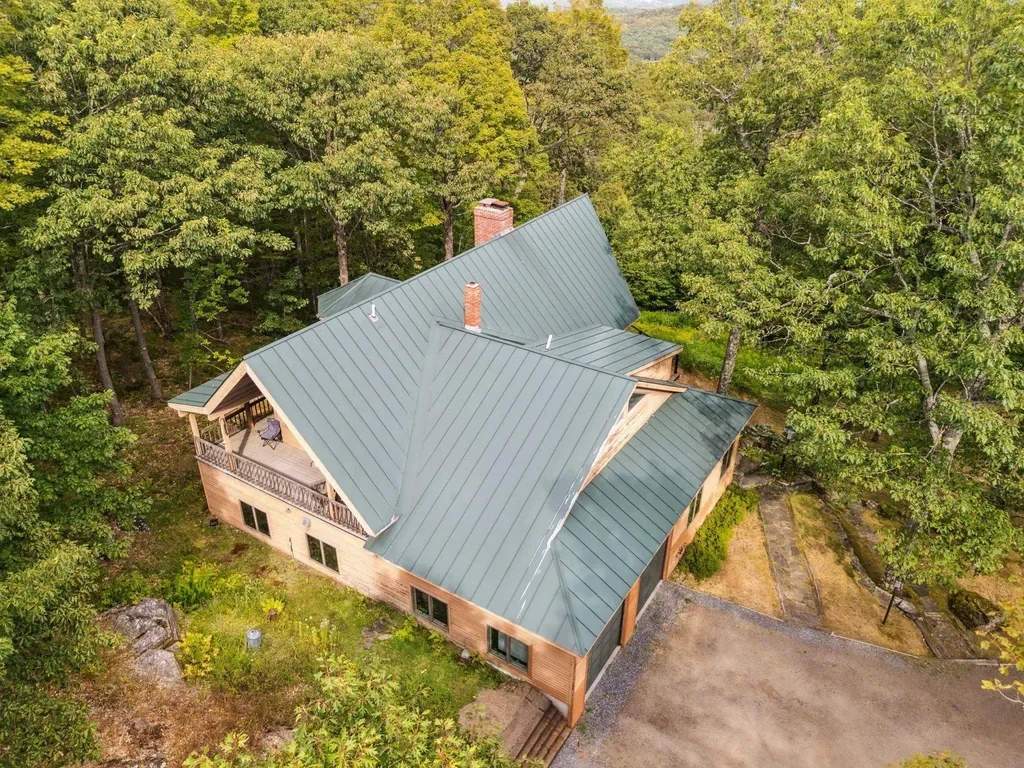 332 Cushing Road Pomfret VT 05053