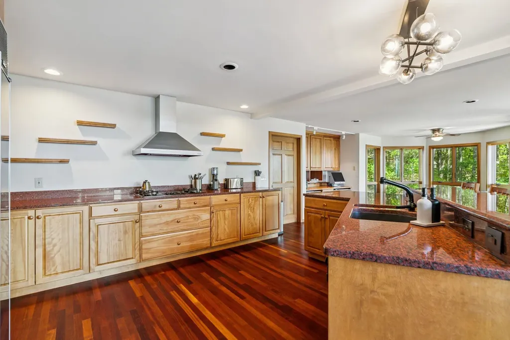 332 Cushing Road Pomfret VT 05053