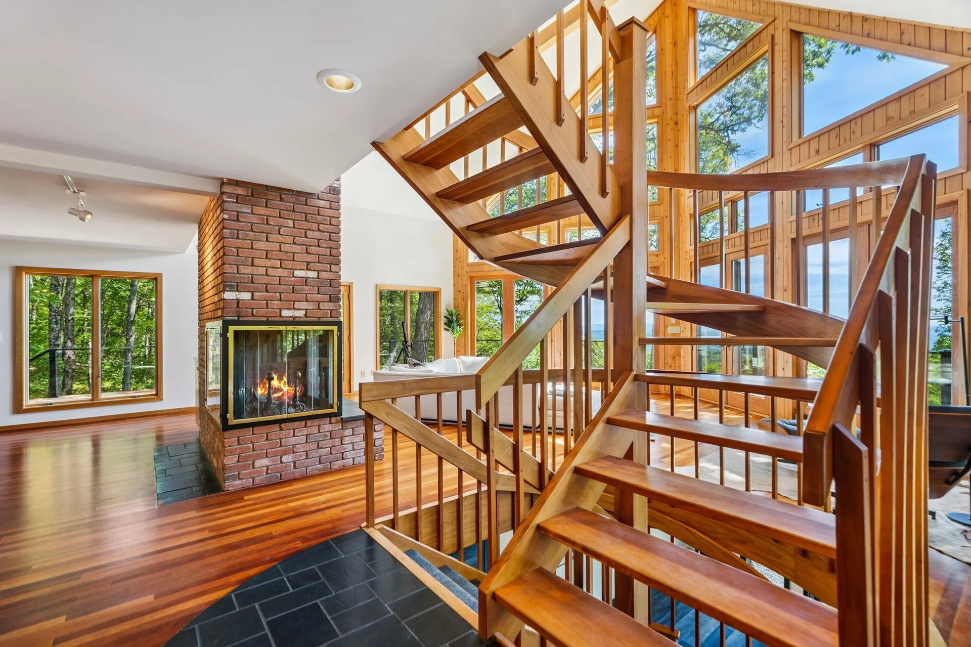 332 Cushing Road Pomfret VT 05053