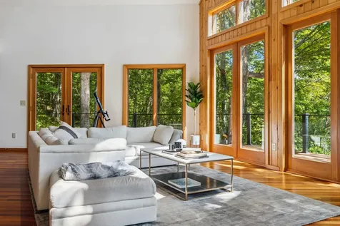 332 Cushing Road Pomfret VT 05053