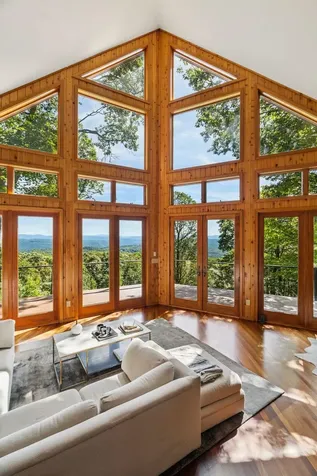 332 Cushing Road Pomfret VT 05053