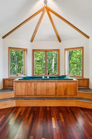 332 Cushing Road Pomfret VT 05053