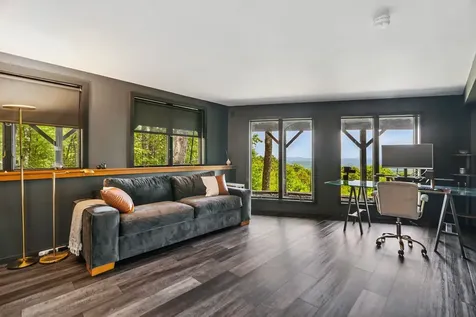 332 Cushing Road Pomfret VT 05053