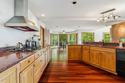 332 Cushing Road Pomfret VT 05053