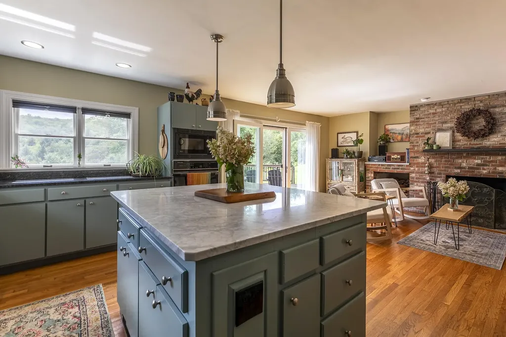 136 Yeaw Road Dover VT 05341