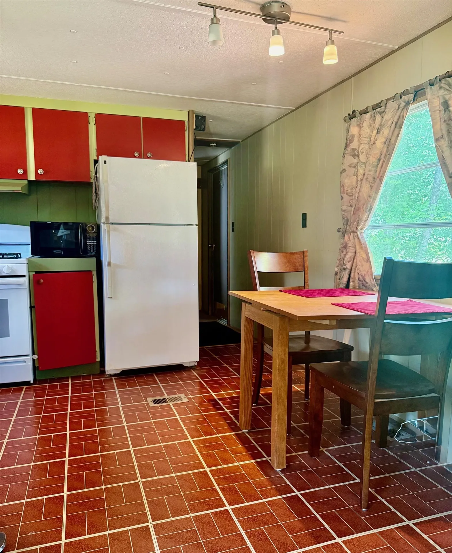 2000 Route 30 Jamaica VT 05343