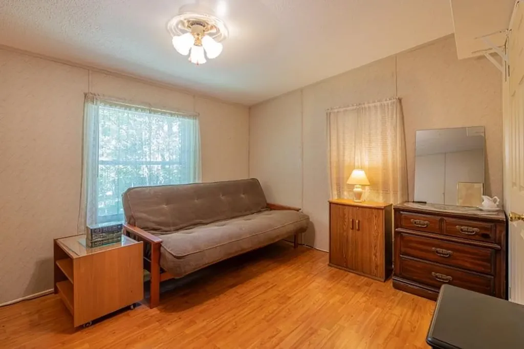 25 Felton Road Weston VT 05161