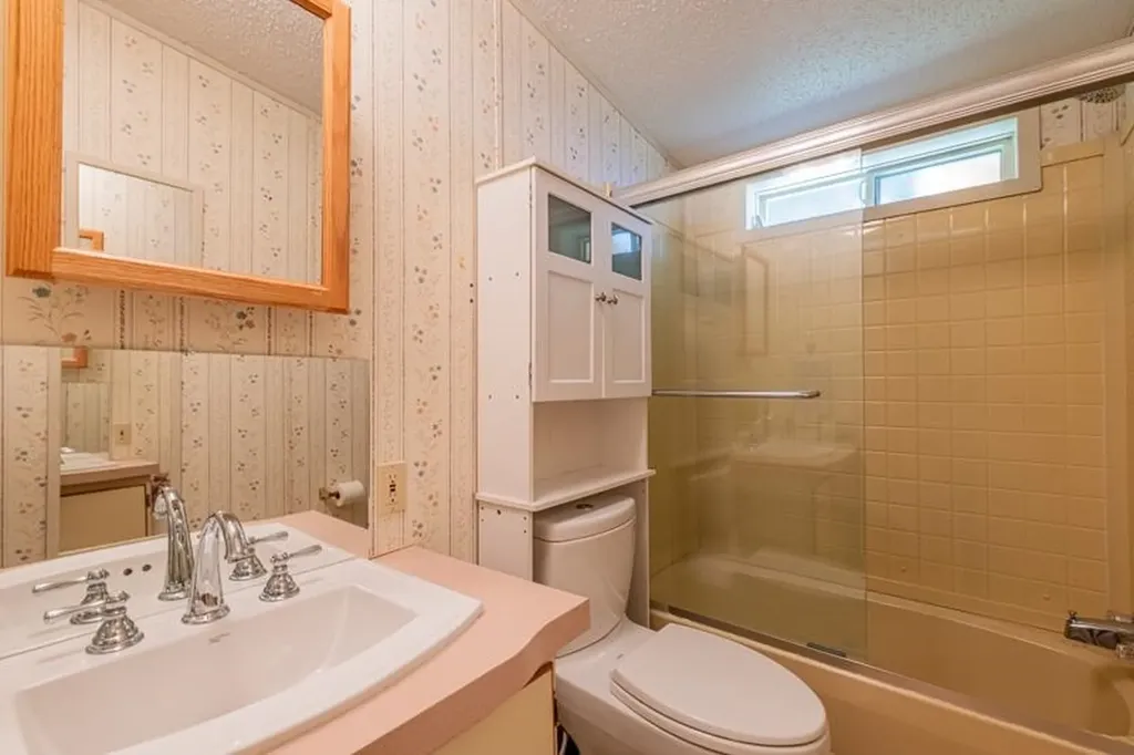 25 Felton Road Weston VT 05161