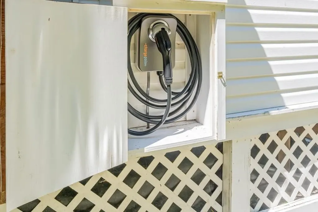 25 Felton Road Weston VT 05161