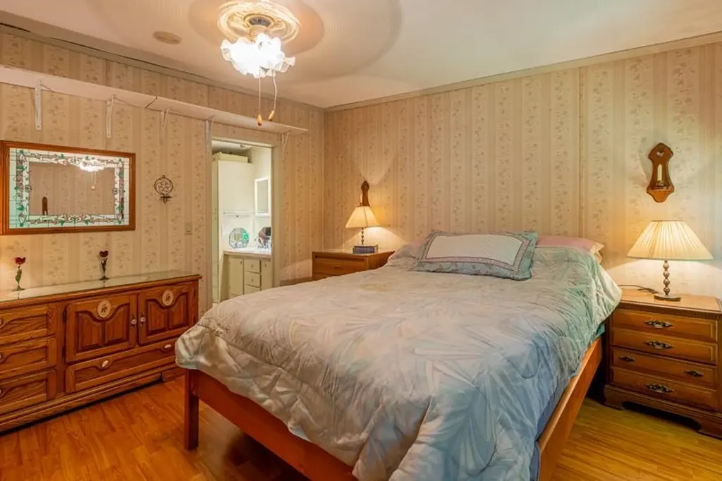 25 Felton Road Weston VT 05161