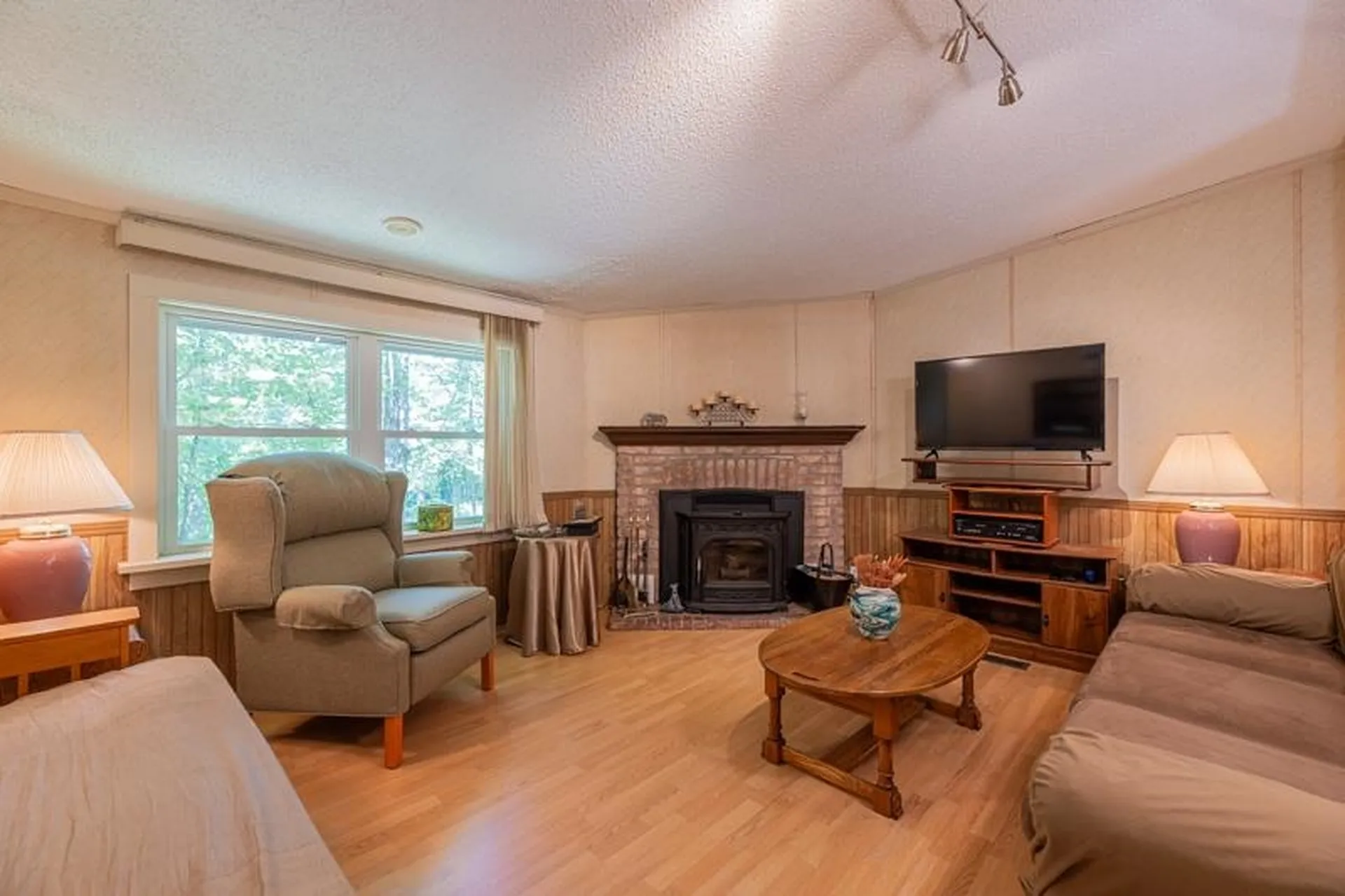 25 Felton Road Weston VT 05161