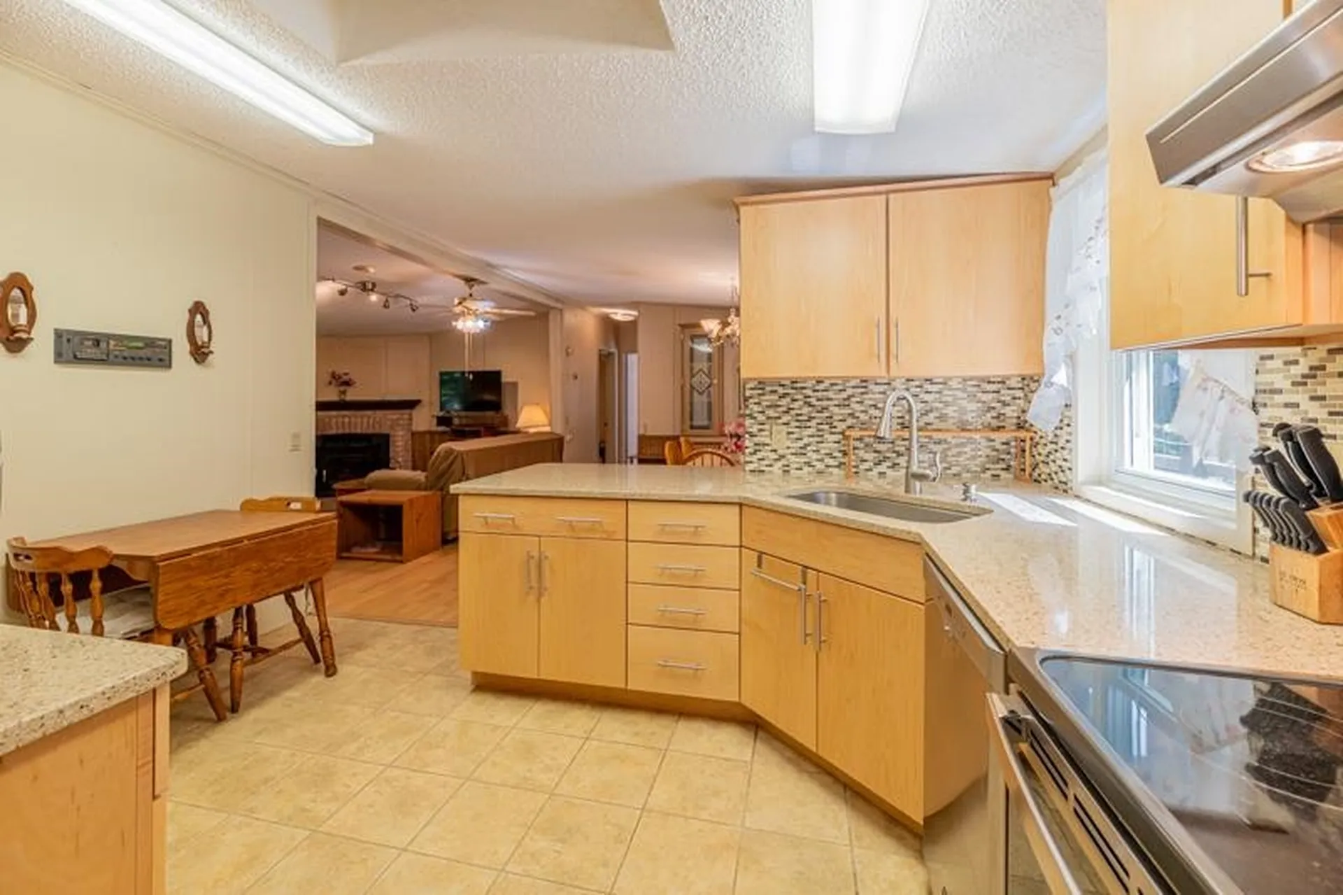 25 Felton Road Weston VT 05161