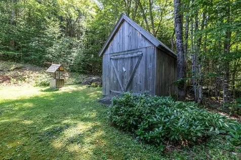 25 Felton Road Weston VT 05161